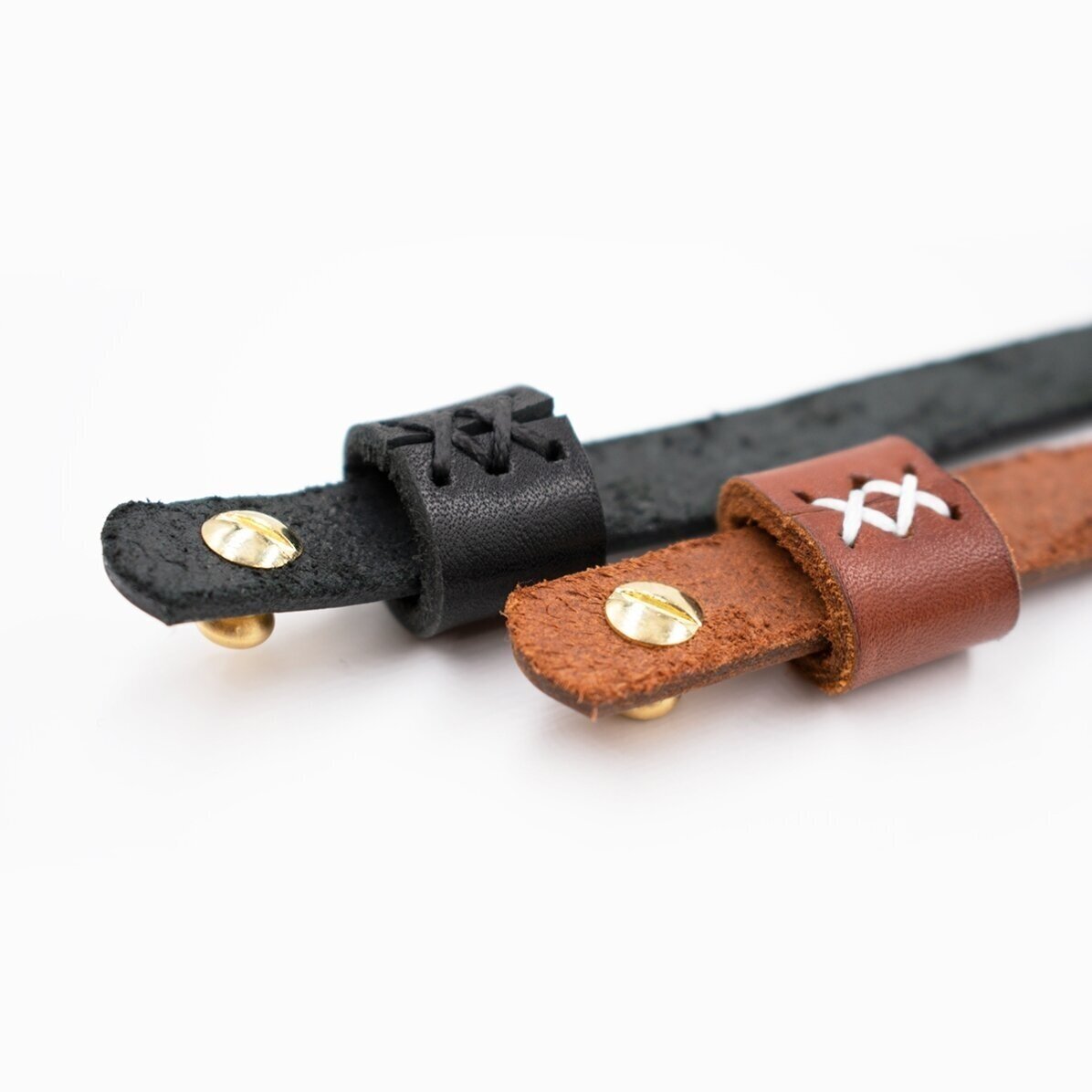 Gepersonaliseerde leren armband met de boodschap „Ik hou van je“ in morsecode