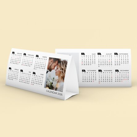 Gepersonaliseerde bureaukalender voor 2026 met 2 foto's