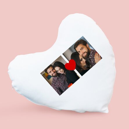 Gepersonaliseerd kussen in de vorm van een hart met 2 foto's