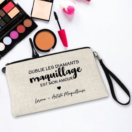 Petite trousse à maquillage personnalisée avec l'inscription « I love makeup »