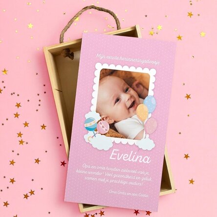 Gepersonaliseerde houten geschenkdoos met foto en boodschap voor pasgeborenen