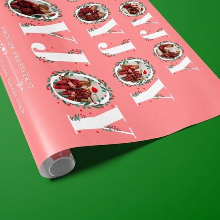 Gepersonaliseerd cadeaupapier met 12 foto's en tekst - Joy