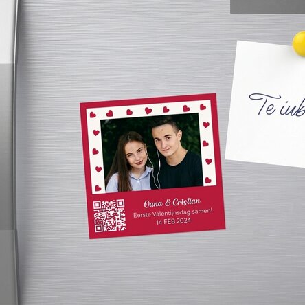Gepersonaliseerde magneet van 10x10 met foto, tekst en QR-code