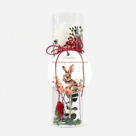 Décoration en verre avec des fleurs stabilisées, personnalisée avec le message « Joyeuses Pâques ! »