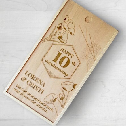 Gepersonaliseerde houten geschenkdoos met boodschap - Happy anniversary