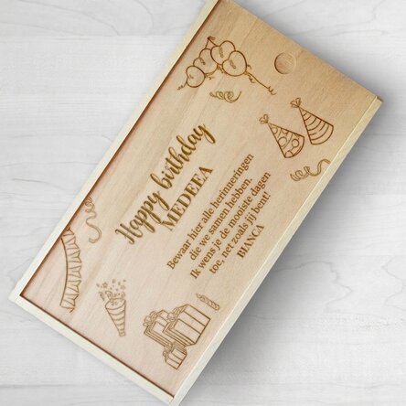 Gepersonaliseerde houten geschenkdoos met tekst - Happy birthday