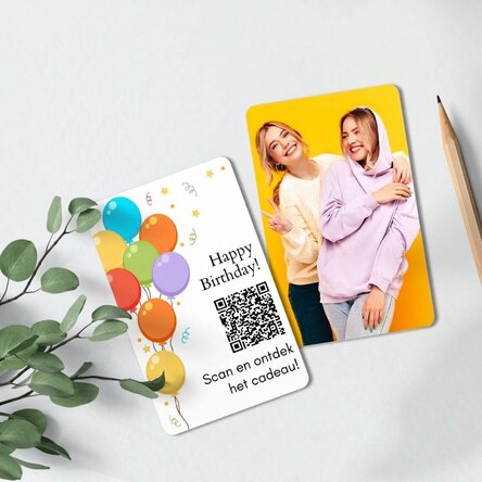 Gepersonaliseerde aluminiumkaart, voor- en achterkant, met een boodschap, een QR-code en een foto –