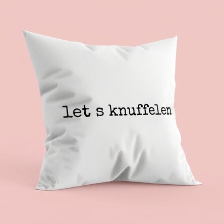 Gepersonaliseerd kussen met tekst - Let's cuddle