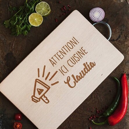 Planche à découper personnalisée - Attention, on cuisine ici...