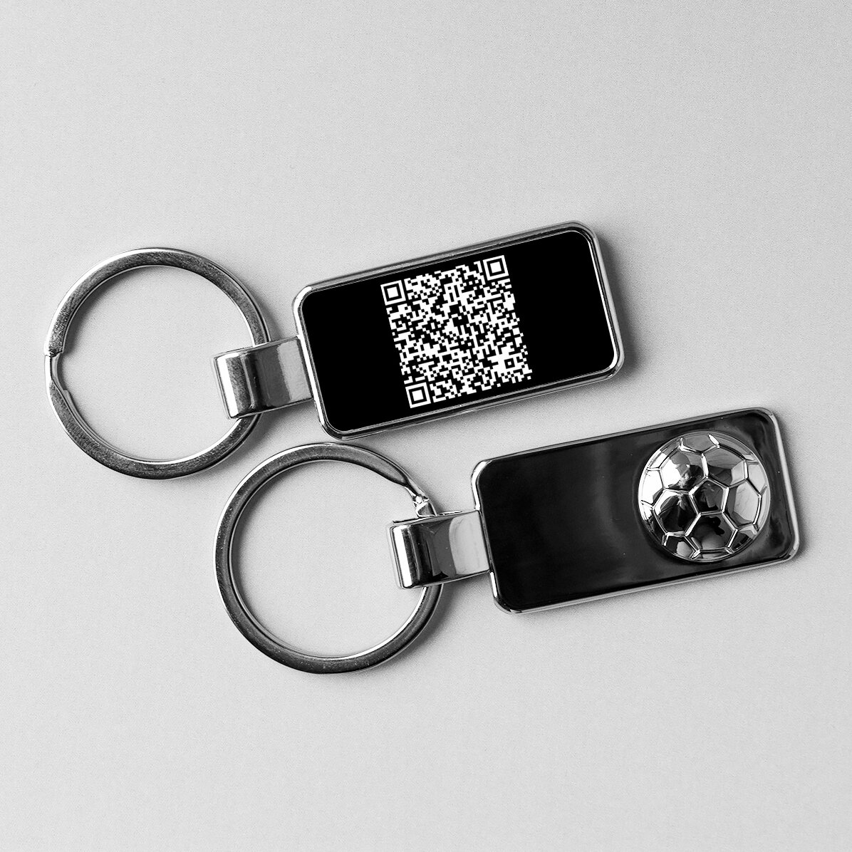Gepersonaliseerde sleutelhanger met QR-code – voetbalmodel