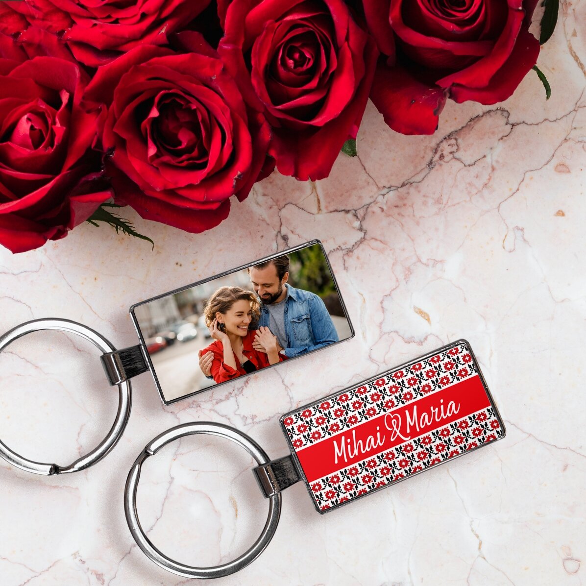 Gepersonaliseerde sleutelhanger met een foto en tekst – traditioneel model