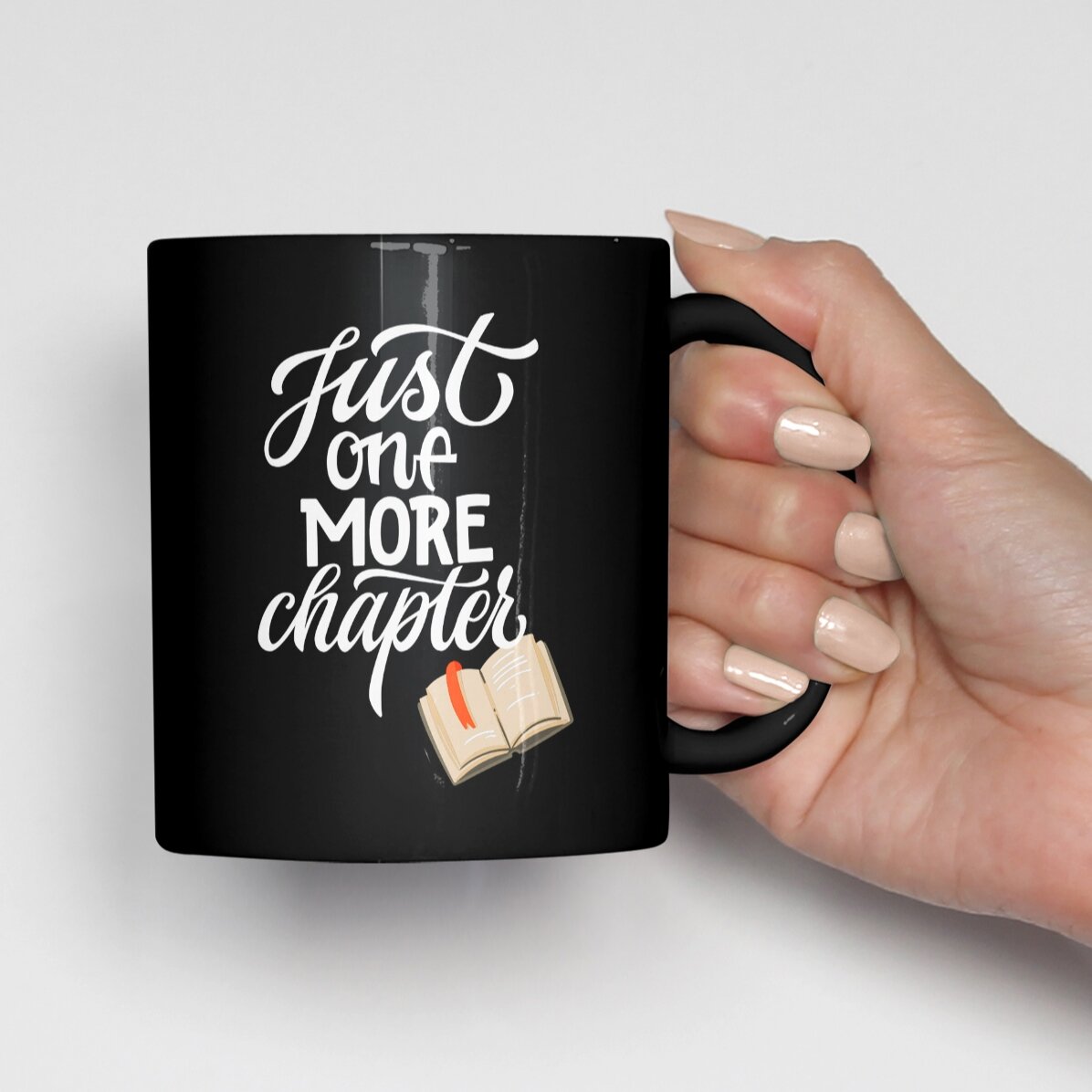 Tasse noire personnalisée avec un texte et ton nom - One more chapter