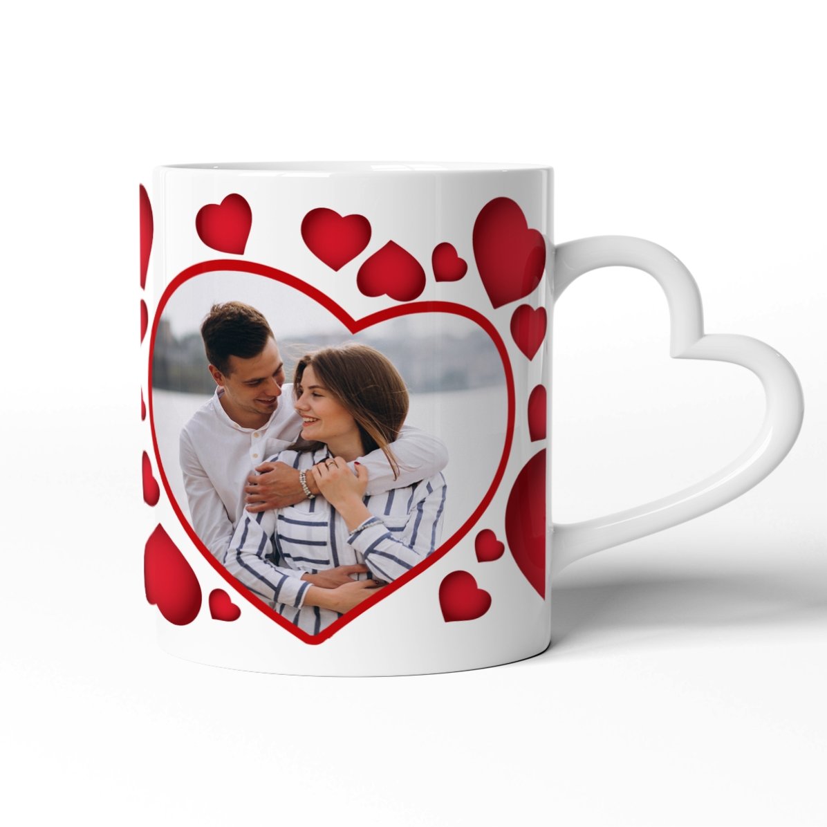 Gepersonaliseerde mok met hartjes en een foto – model met hartvormig handvat
