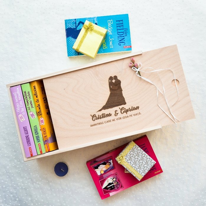 Coffret cadeau personnalisé en bois - Nos souvenirs