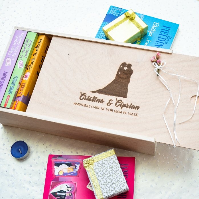 Coffret cadeau personnalisé en bois - Nos souvenirs
