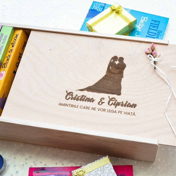 Coffret cadeau personnalisé en bois - Nos souvenirs