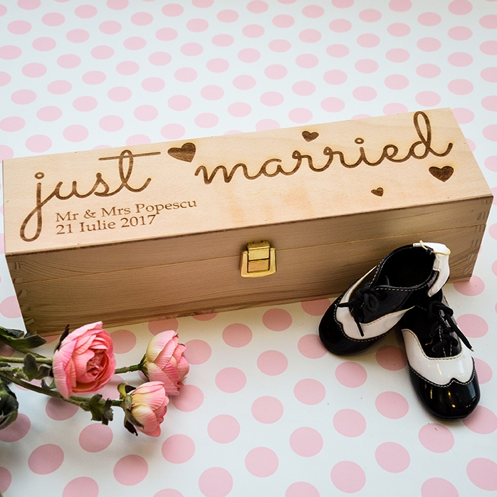Caisse de vin personnalisée - « Just Married »