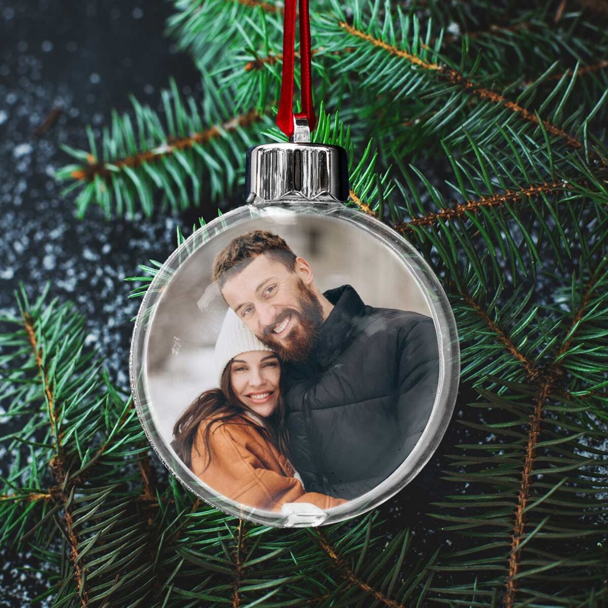 Gepersonaliseerde, doorzichtige kerstbal met aan beide kanten een foto en een boodschap - All I want