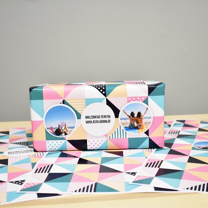 Gepersonaliseerd cadeaupapier met 2 foto