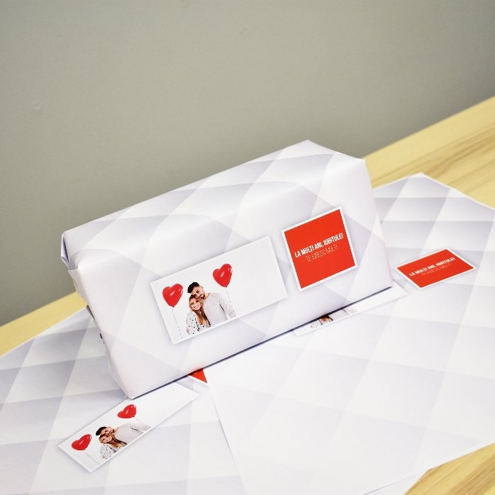 Gepersonaliseerd cadeaupapier met een foto en tekst