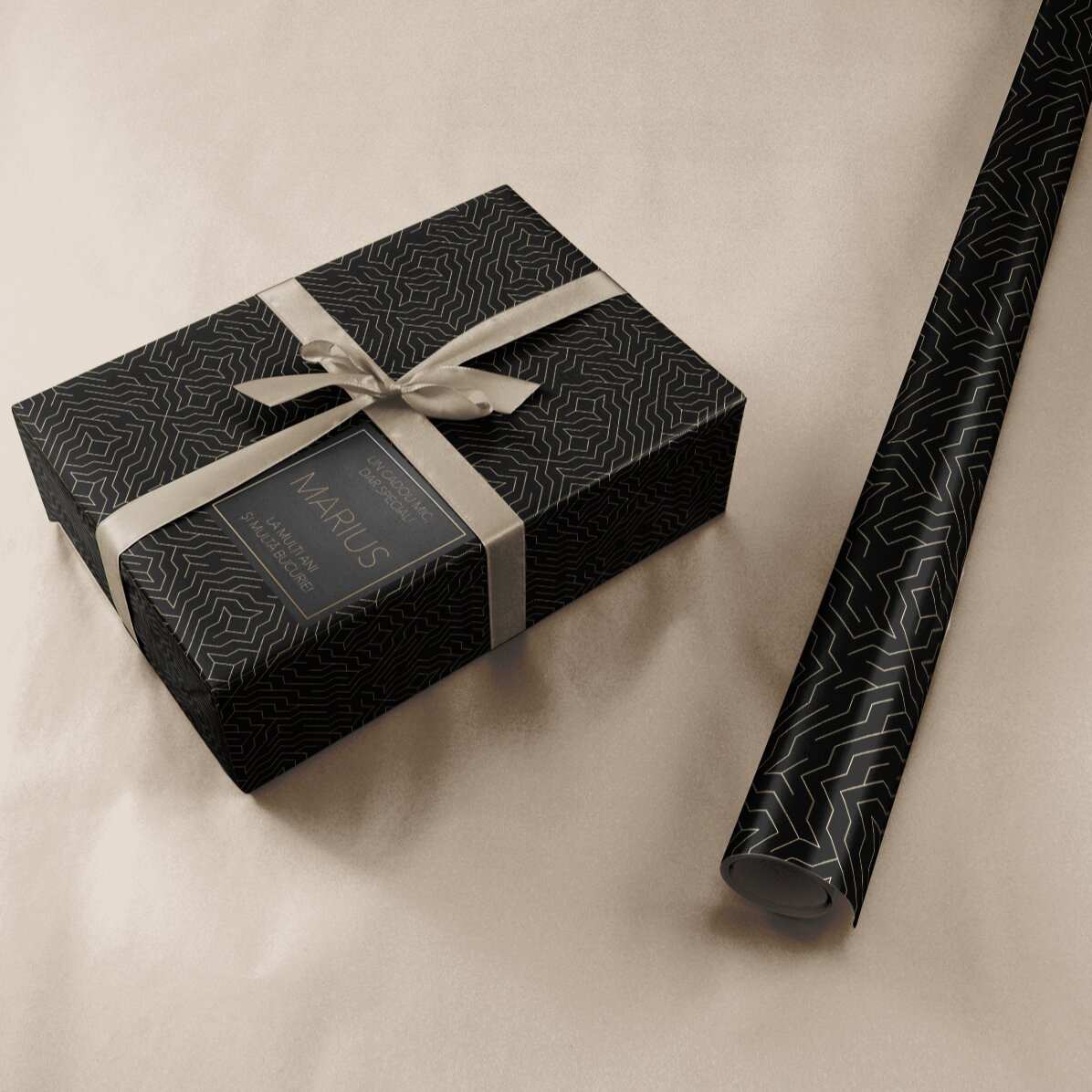 Gepersonaliseerd cadeaupapier met tekst - Black & Gold
