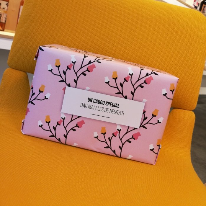 Gepersonaliseerd cadeaupapier met tekst in een kader - Herfstmotief