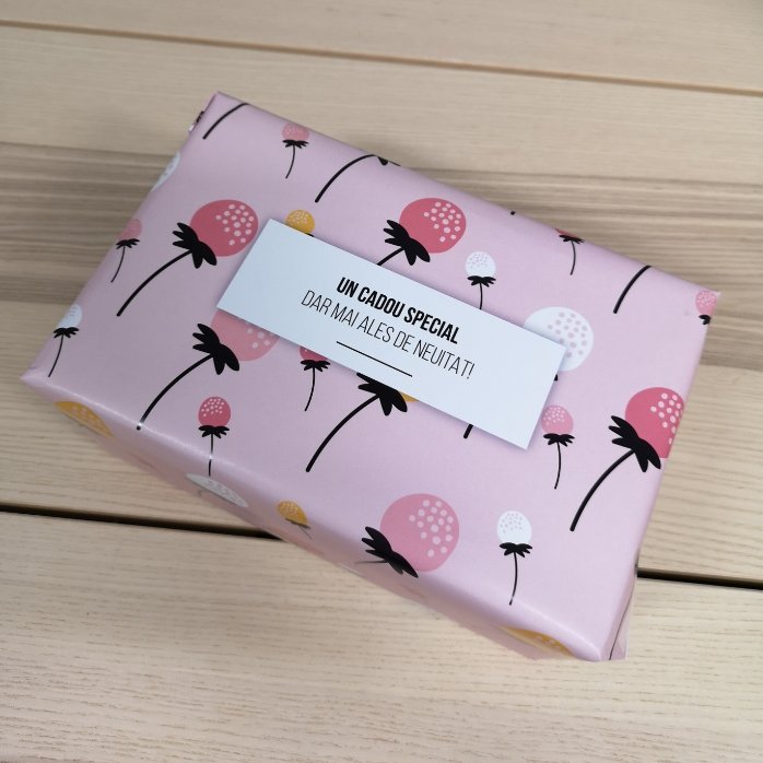 Gepersonaliseerd cadeaupapier met tekst - Roze herfst