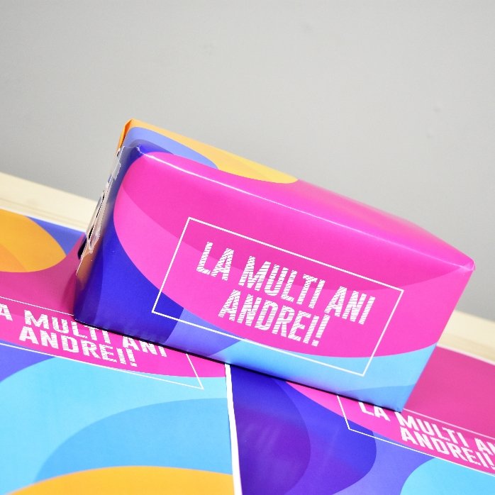 Gepersonaliseerd cadeaupapier - kleurrijk abstract motief