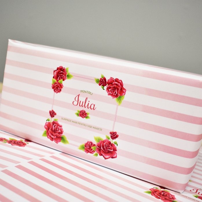 Gepersonaliseerd cadeaupapier - rozenmotief