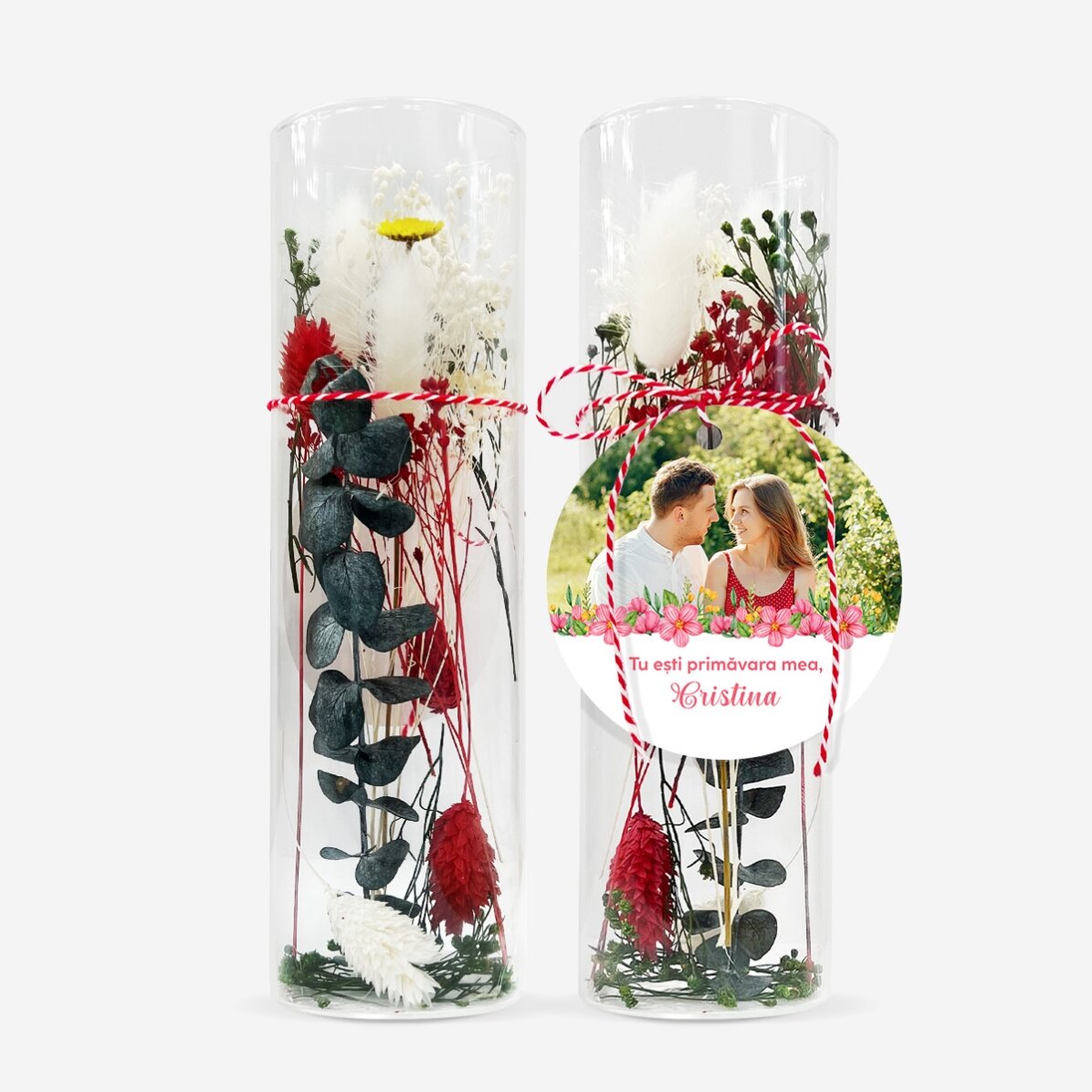 Décoration « martisor » en verre avec fleurs stabilisées, personnalisée avec un message et une photo