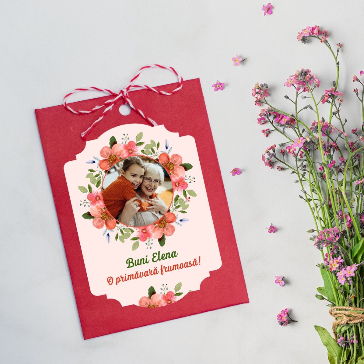 Gepersonaliseerde Martisor om in de grond te planten, met een foto en een boodschap – Een mooie lent