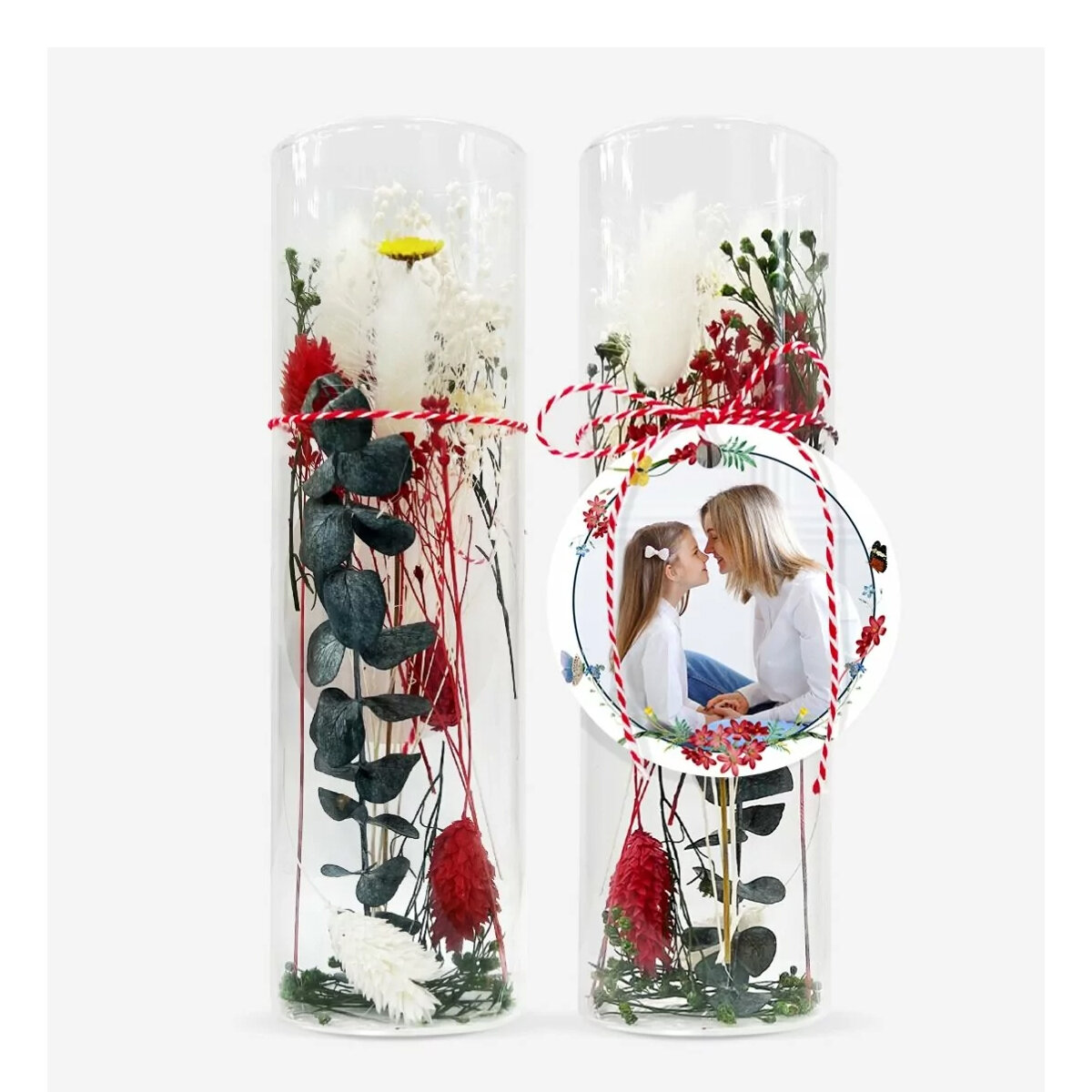 Gepersonaliseerde glazen ornamenten met geconserveerde bloemen