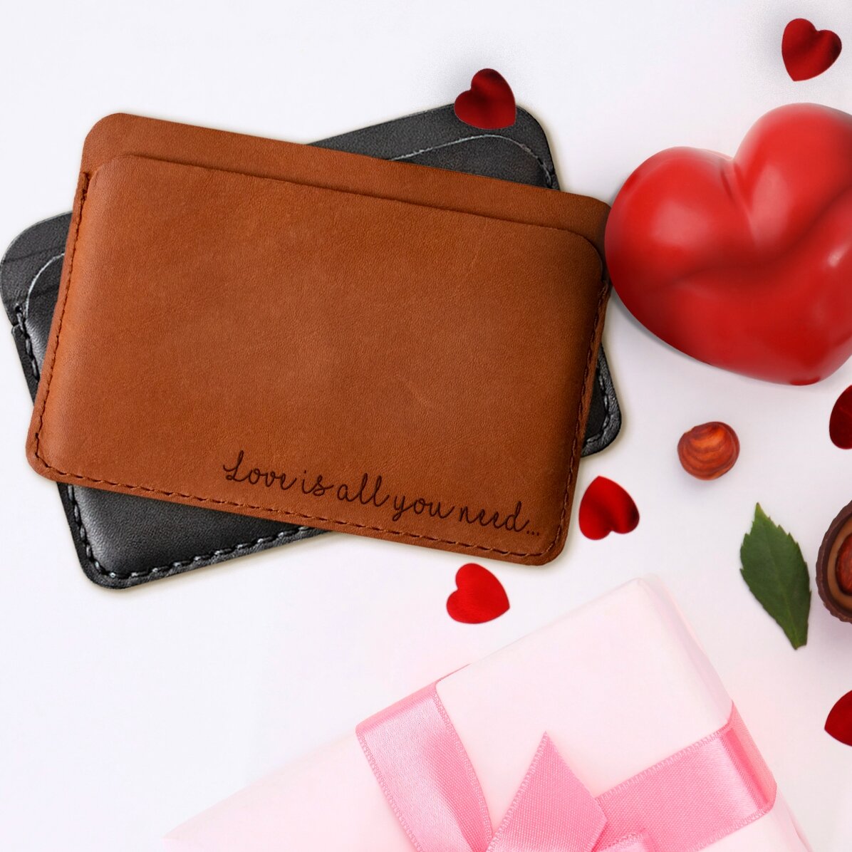 Gepersonaliseerde leren portemonnee met tekst - Love is all you need