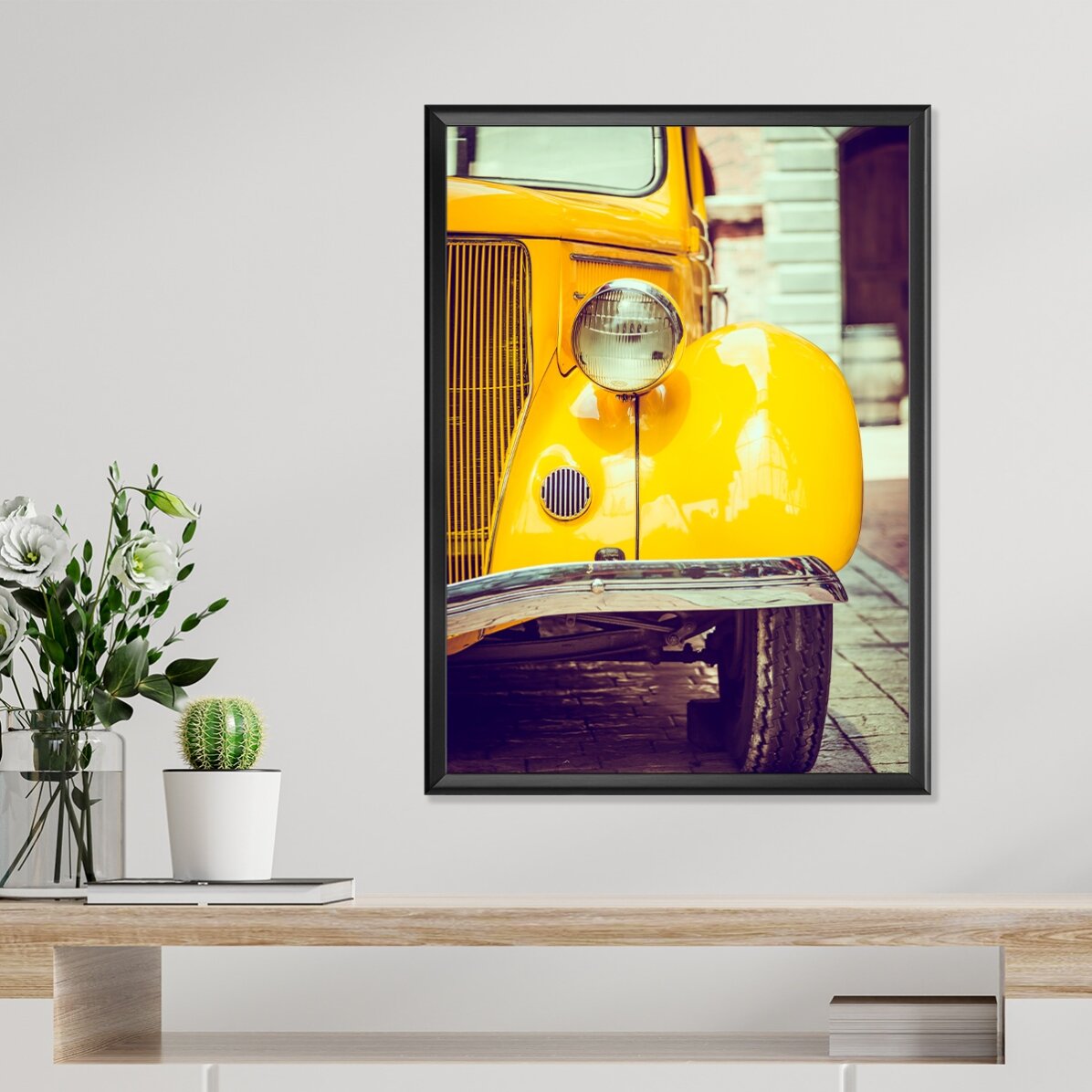 Poster met een gele vintage auto