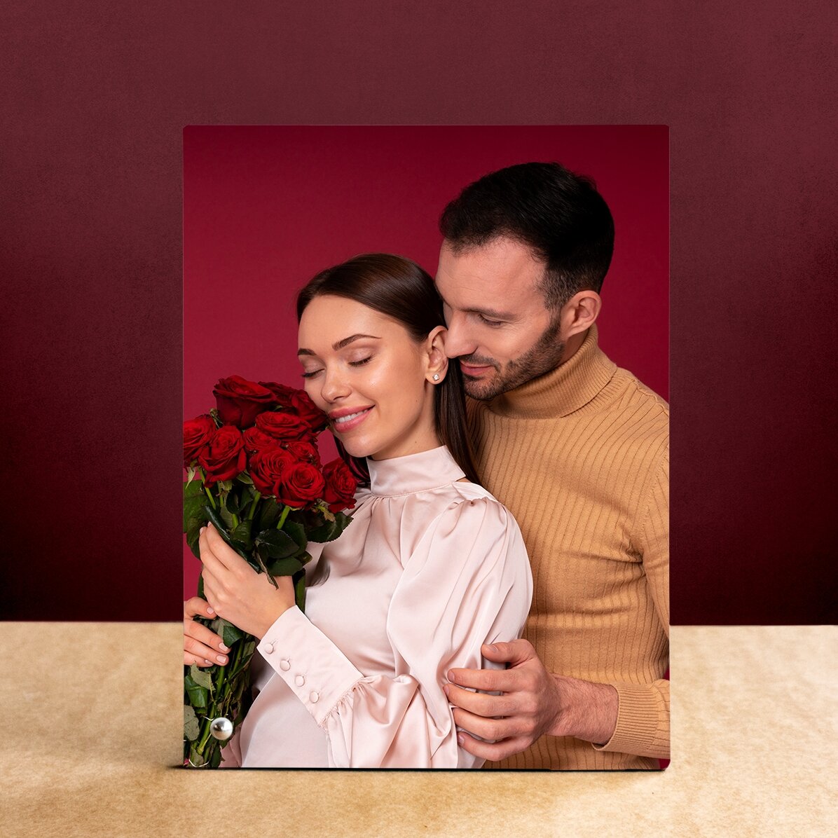 Gepersonaliseerd fotolijstje voor op het bureau met een portretfoto