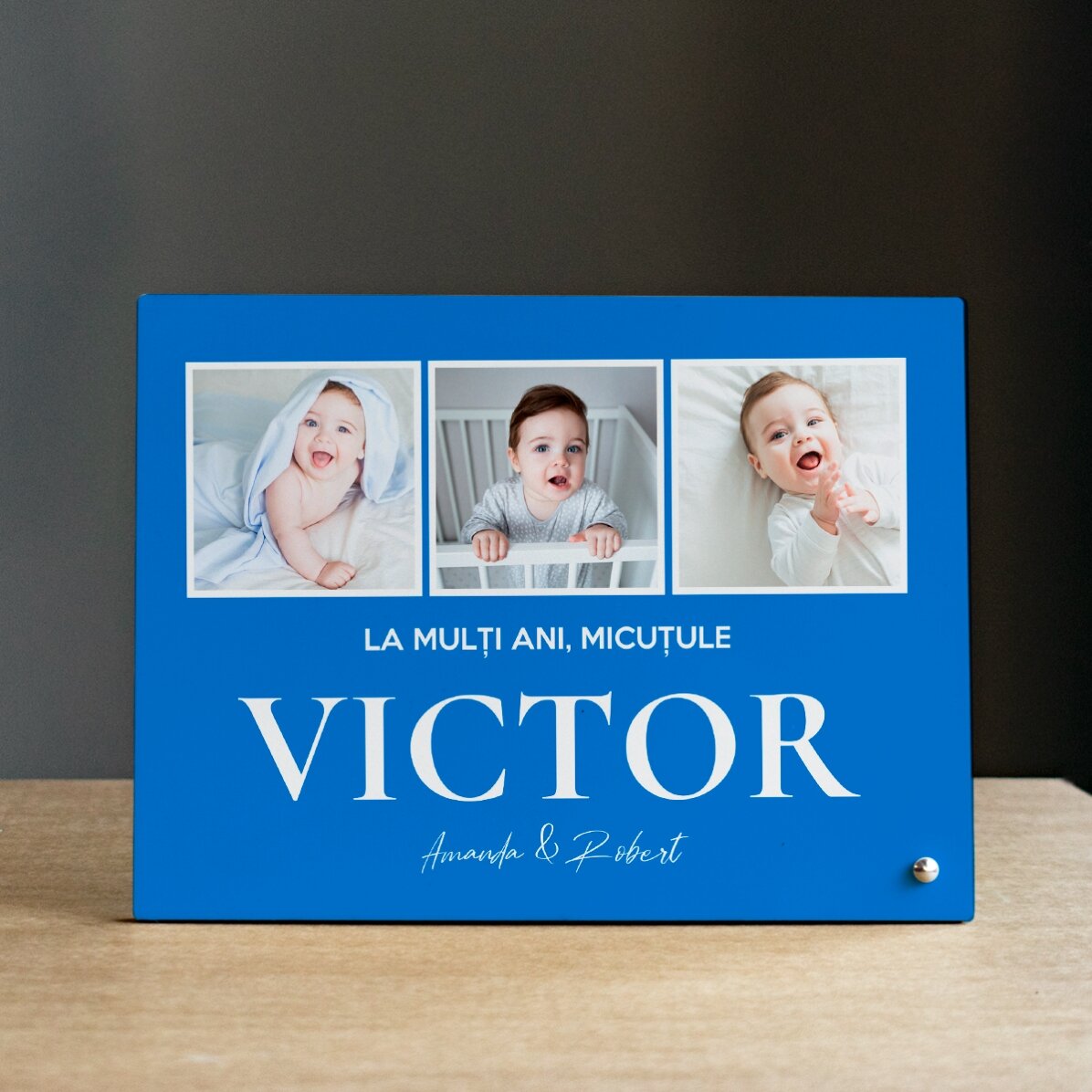 Gepersonaliseerde fotolijst voor op het bureau met 3 foto’s en tekst - With love