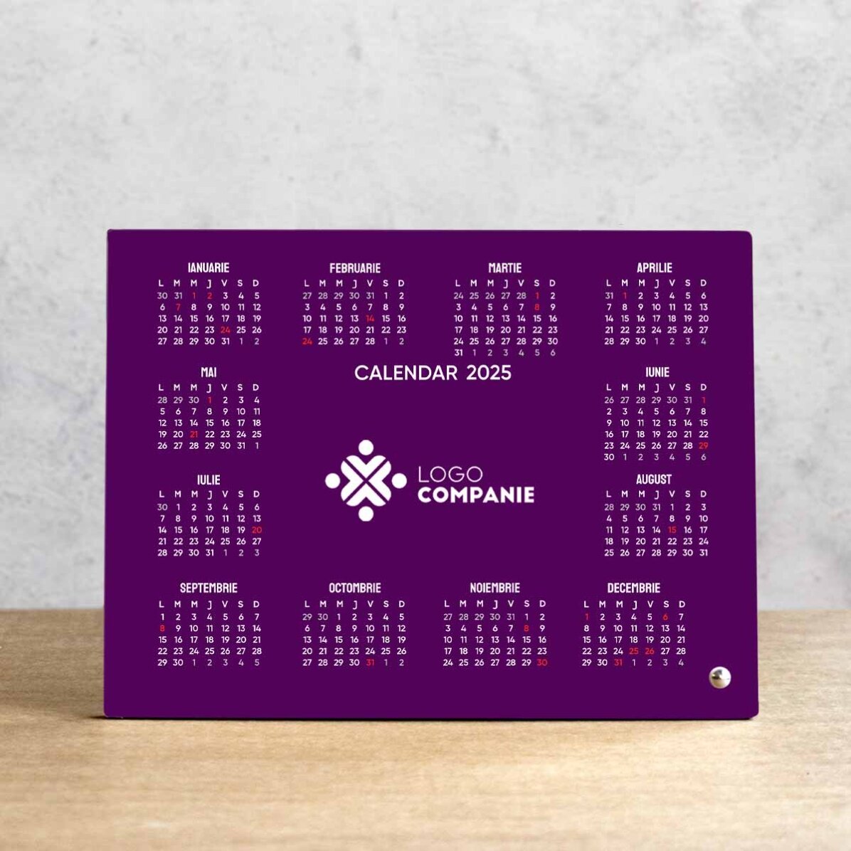 Gepersonaliseerde fotolijst voor op het bureau met logo en kalender