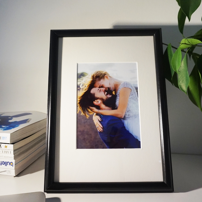 Gepersonaliseerd fotolijstje met één foto – passe-partout A4 staand