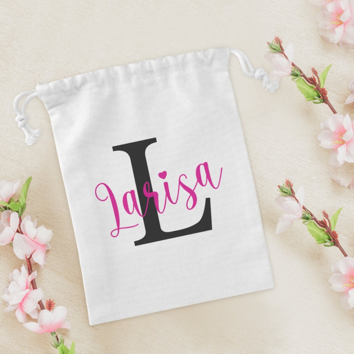 Petit sac cadeau personnalisé avec un prénom et une initiale