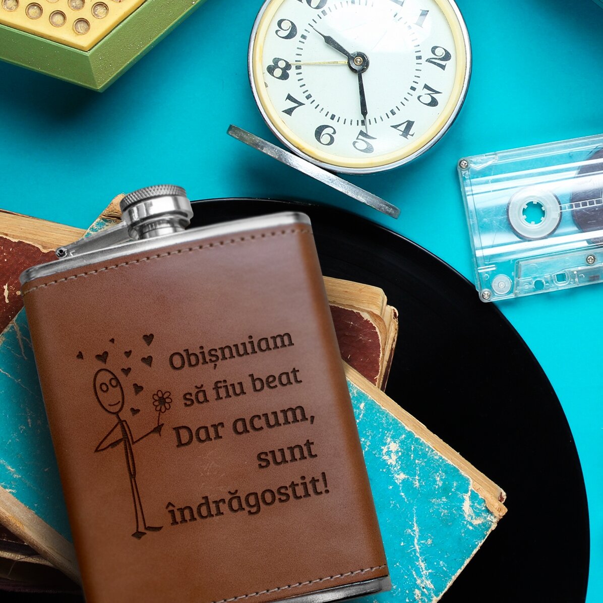 Flacon de poche recouvert de cuir, personnalisé avec un message - Amoureux