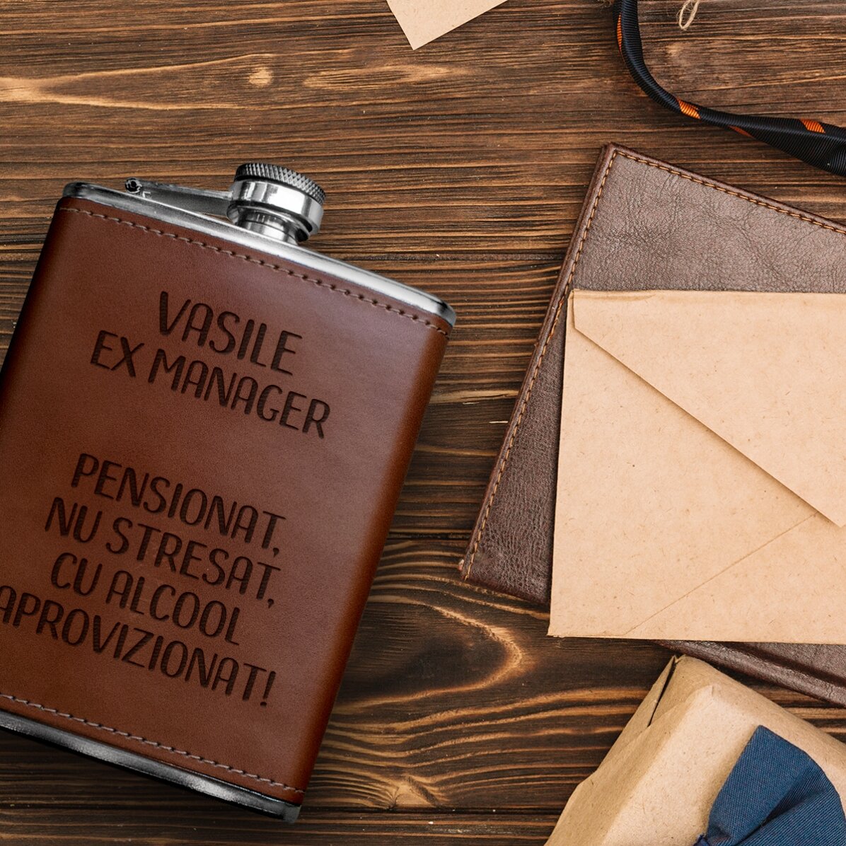 Gepersonaliseerde zakfles met lederen hoes - Gepensioneerd