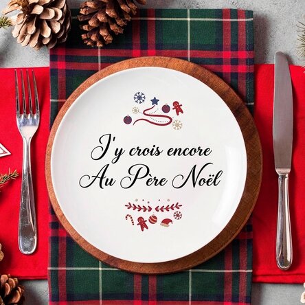 Assiette personnalisée avec le texte « I still believe in Santa »