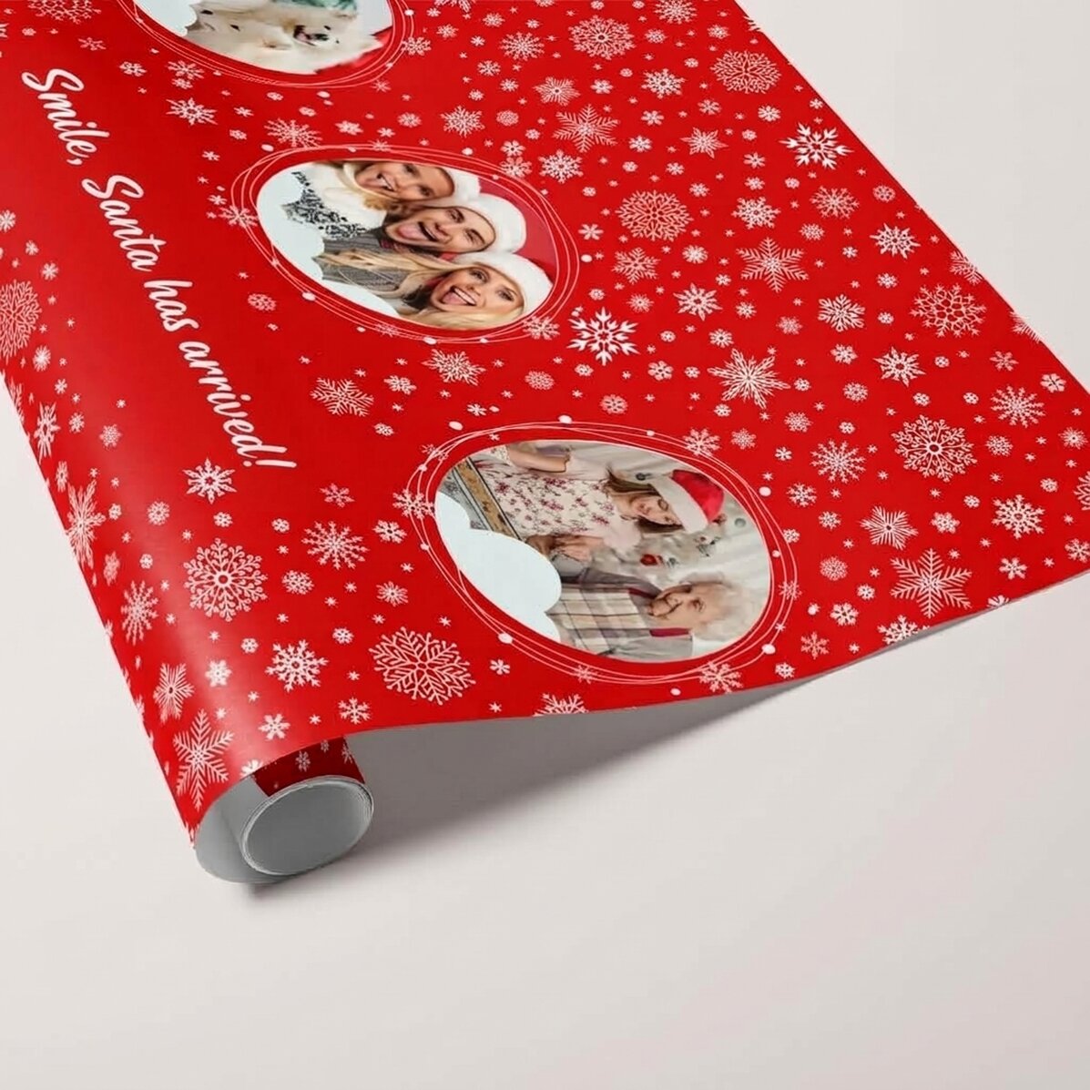 Gepersonaliseerd cadeaupapier met 3 foto’s en tekst - Sneeuwvlokken
