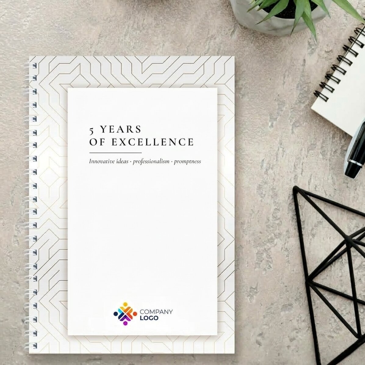 Carnet personnalisé avec texte, version blanche - Anniversaire de la marque