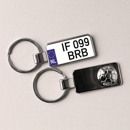 Gepersonaliseerde sleutelhanger met kenteken - voetbalmodel