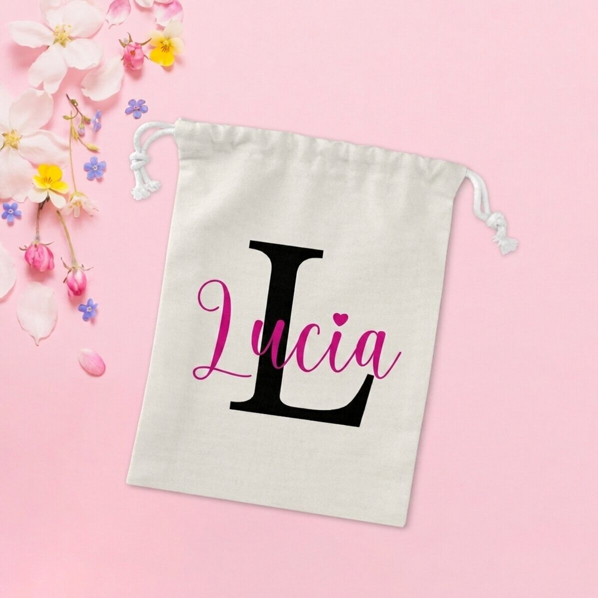 Petit sac cadeau personnalisé avec un prénom et une initiale