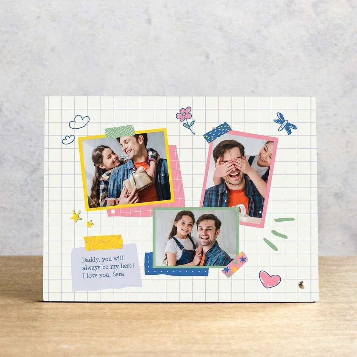 Gepersonaliseerde fotolijst voor op het bureau met 3 foto