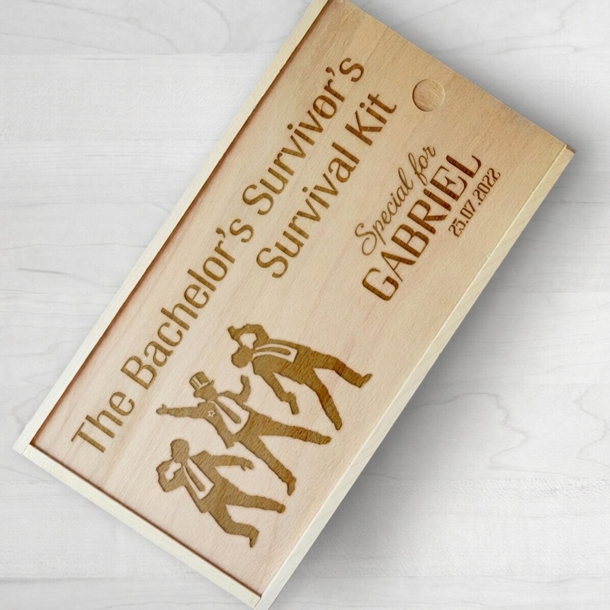 Coffret cadeau personnalisé en bois avec message - Kit de survie pour l