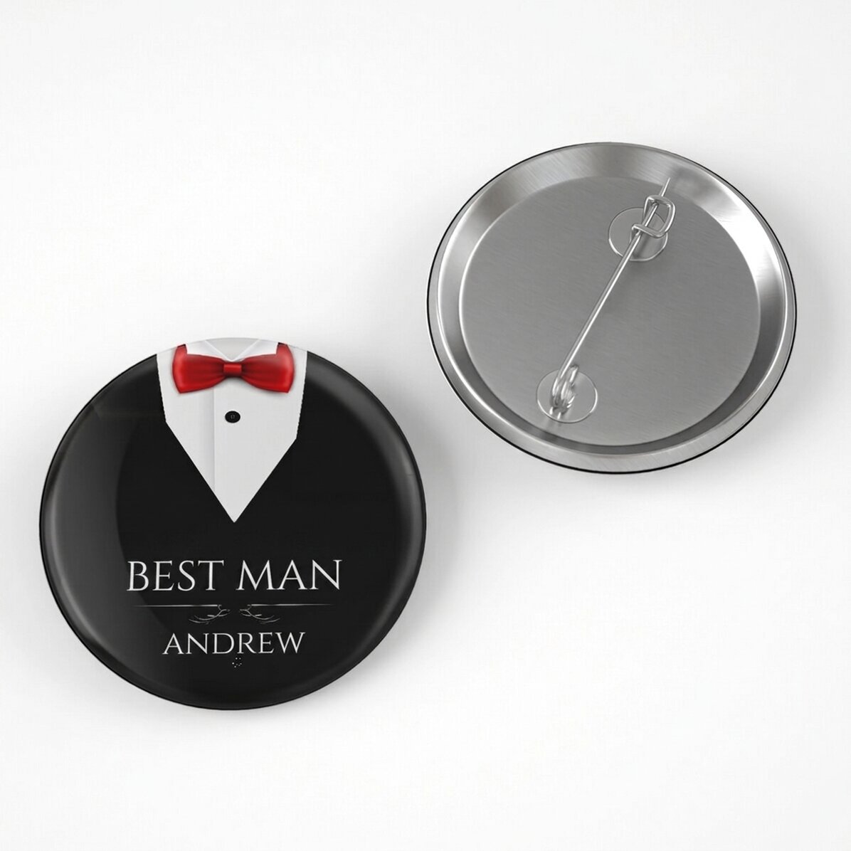 Gepersonaliseerde button met tekst voor bruidsjonkers