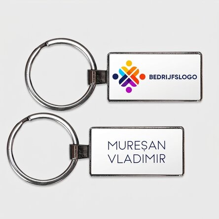 Gepersonaliseerde sleutelhanger met logo en naam